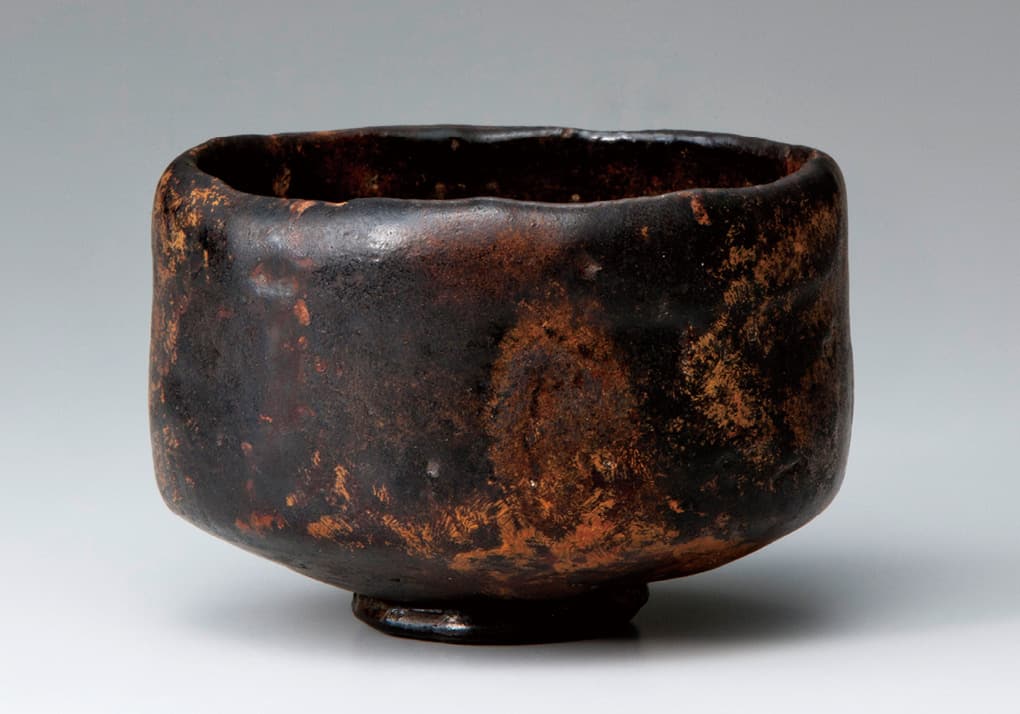 photoBlack Raku tea bowl named “Koto” by Chojiro, the founder