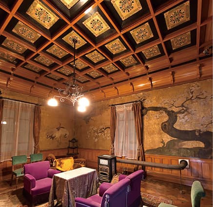 photo2nd floor of exquisite western-style house with kinpeki-shohekiga gold leaf paintings