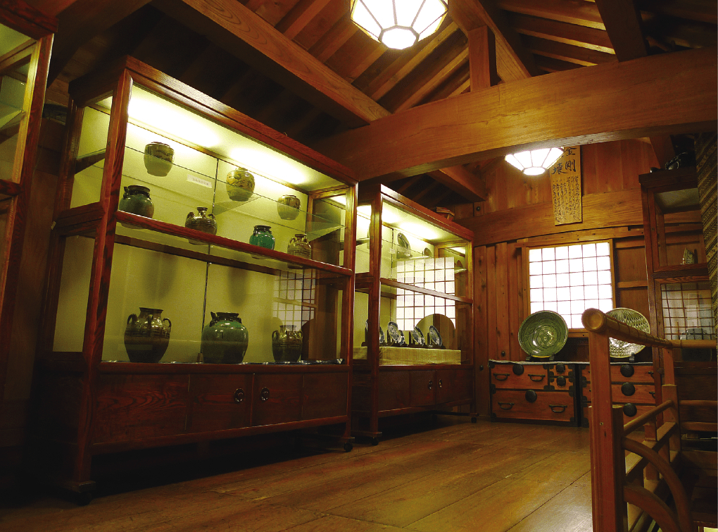 photo:Kyoto Hall of Folk Craft