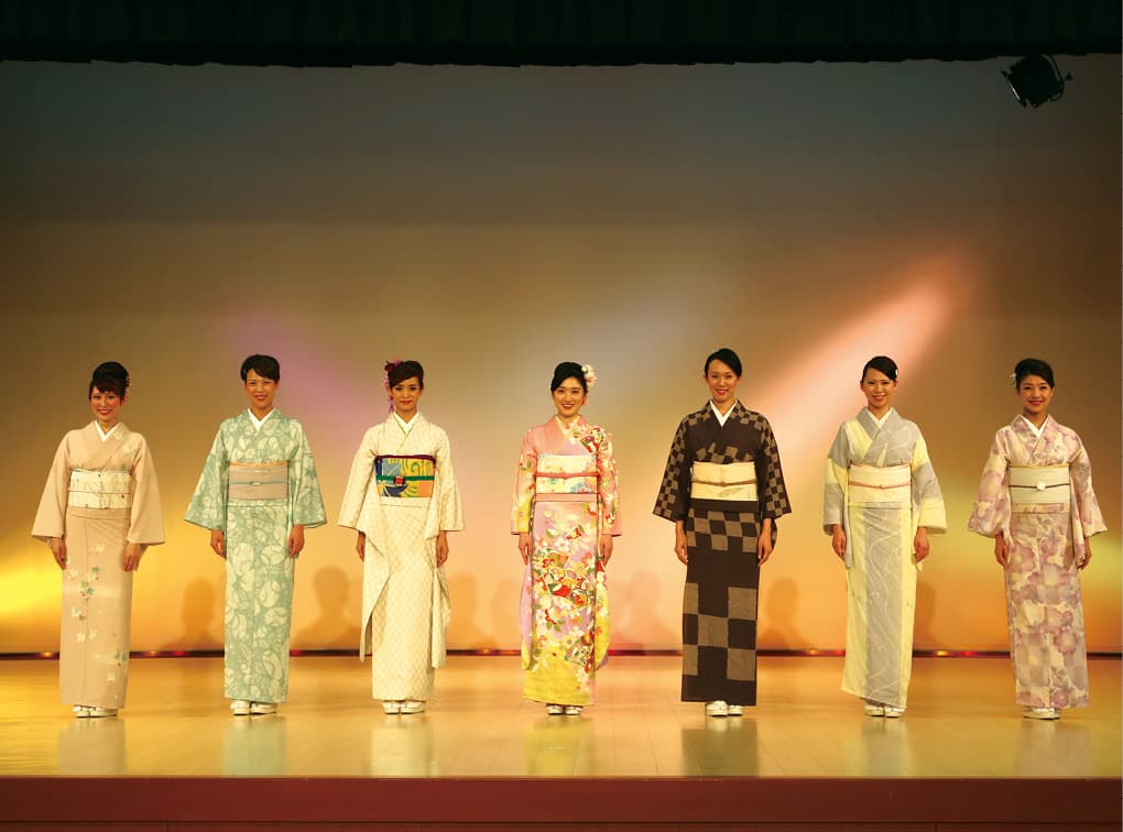 写真：西陣織会館