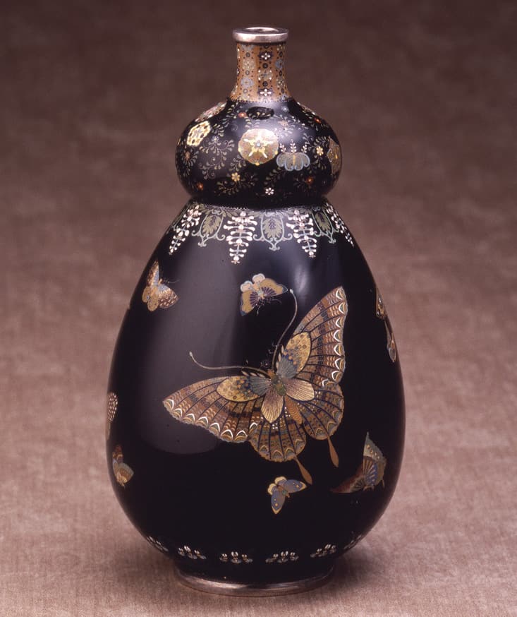 写真並河靖之「蝶図瓢形花瓶」